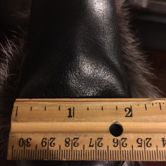 COACH LTD EDIT LEGACY SILVER FOX FUR BLACK Leather - Picture 6 of 8